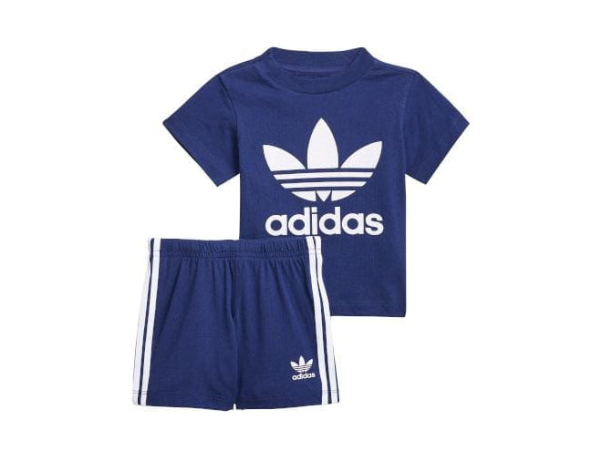 Let your little one steal the attention, with new adidas designs!