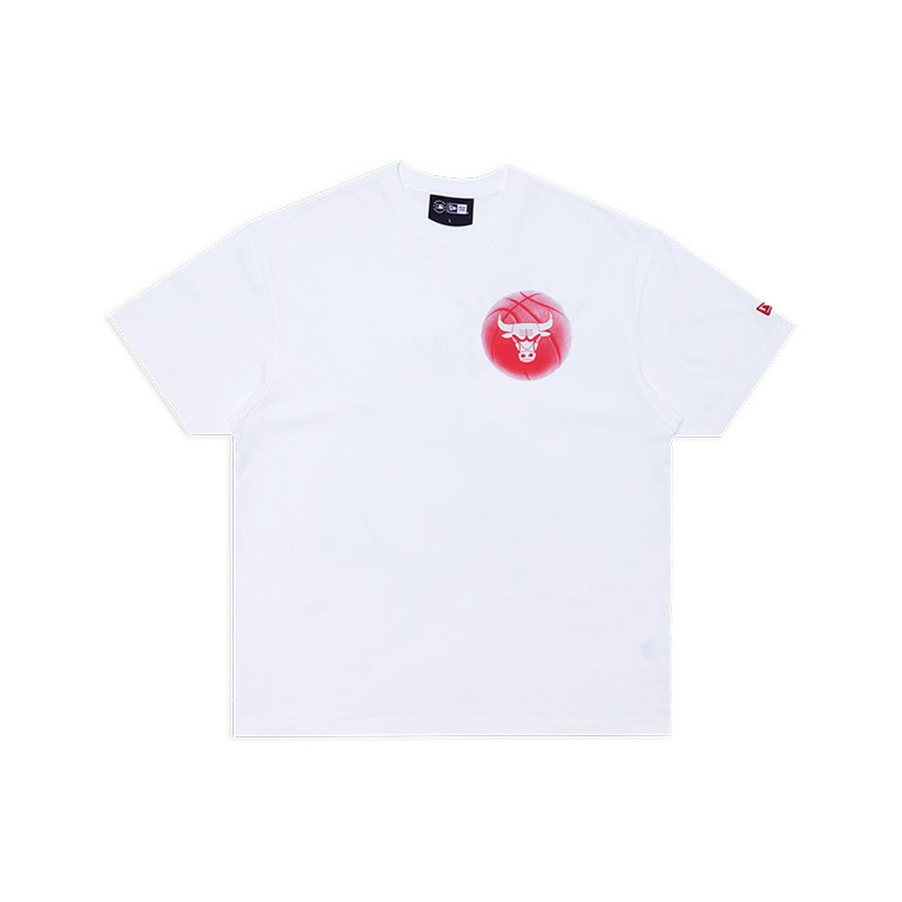 New Era Modern Essentials Chicago Bulls Relaxed Tee - White