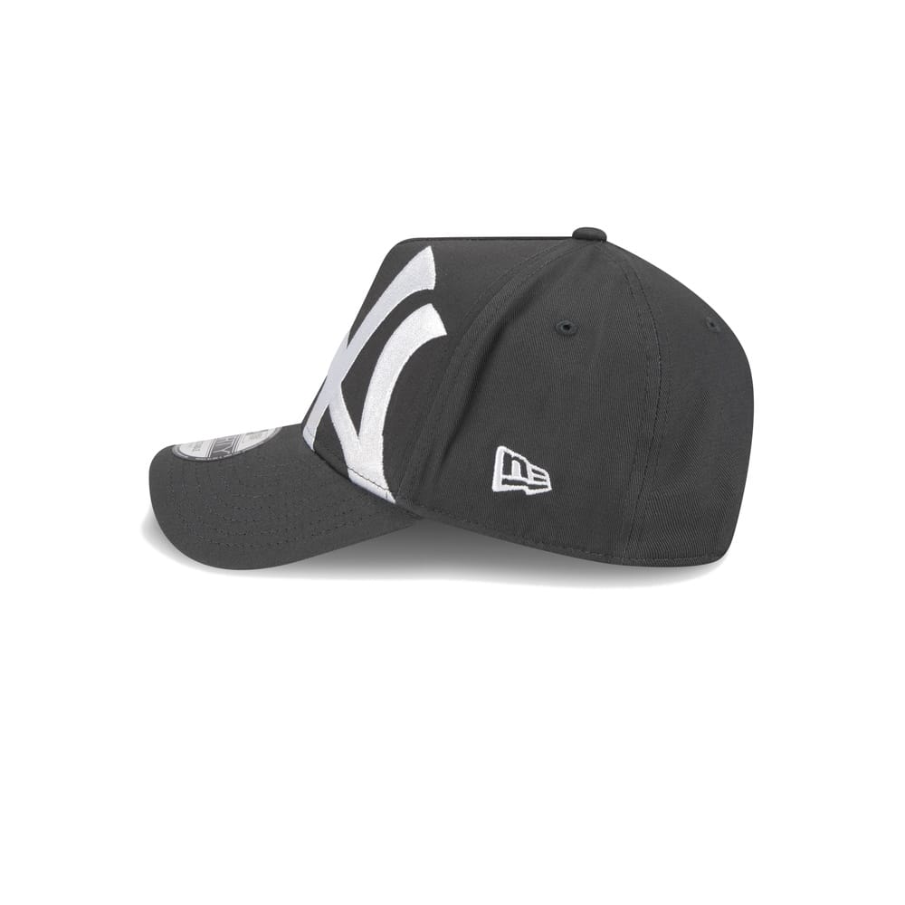New Era 9FORTY Oversize Tilt A-Frame Snapback New York Yankees - Stone - Image 3