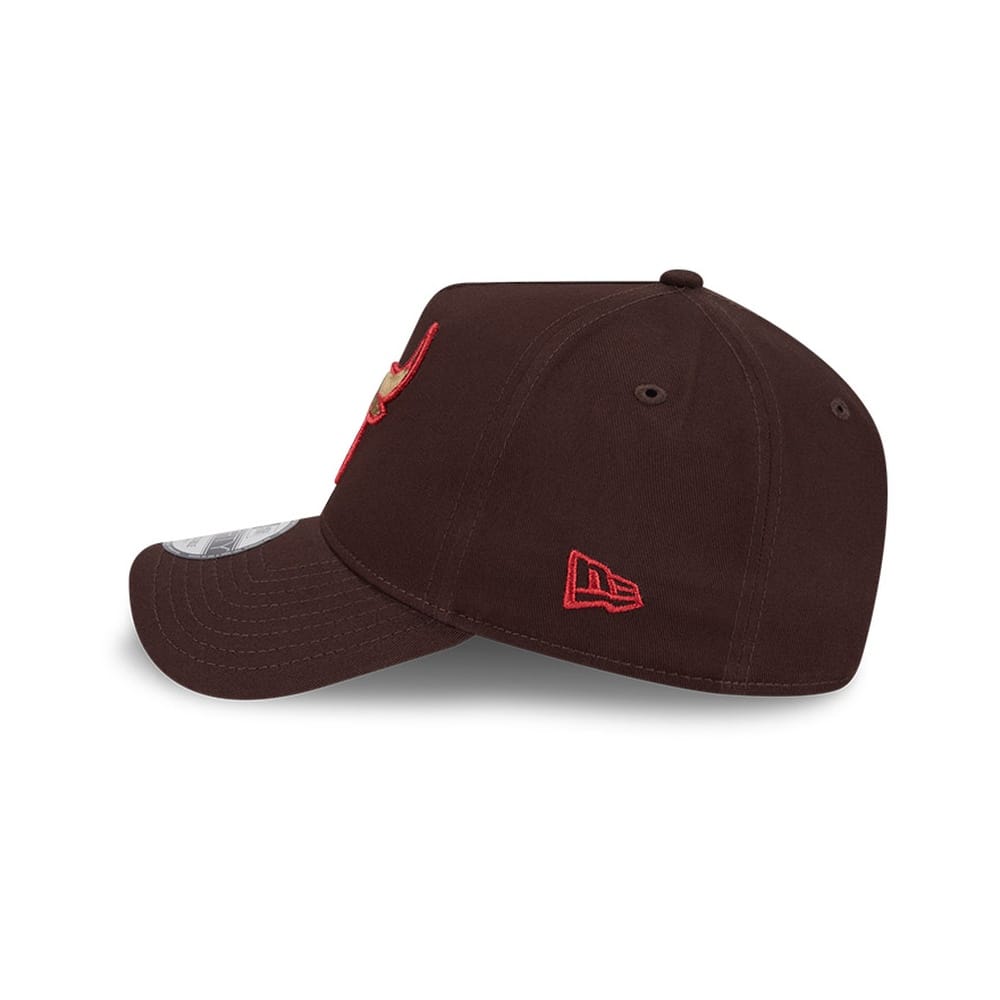 New Era 9FORTY A-Frame Chicago Bulls - Chocolate Cherry - Image 4