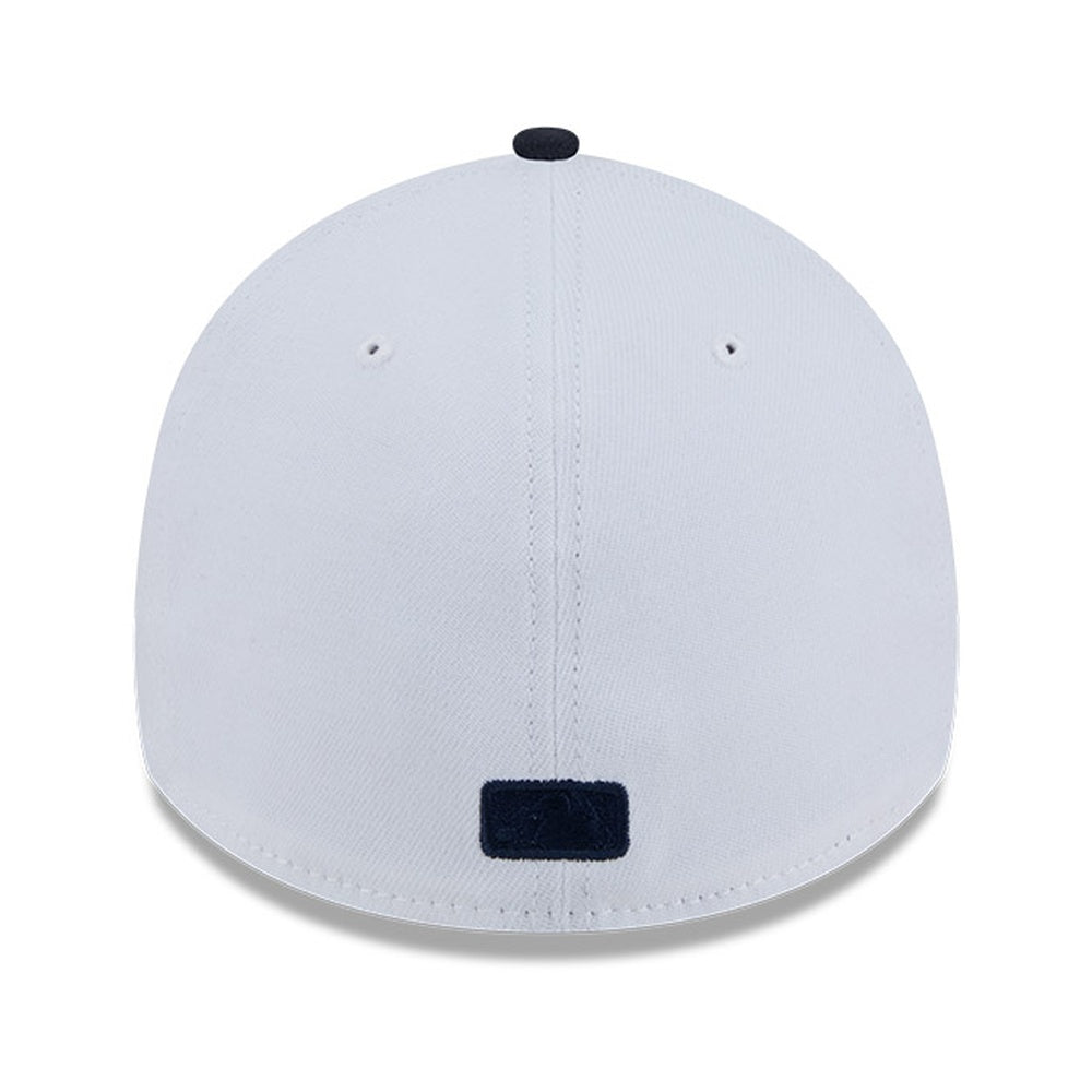 New Era 39THIRTY Modern Essentials New York Yankees - White - Image 5