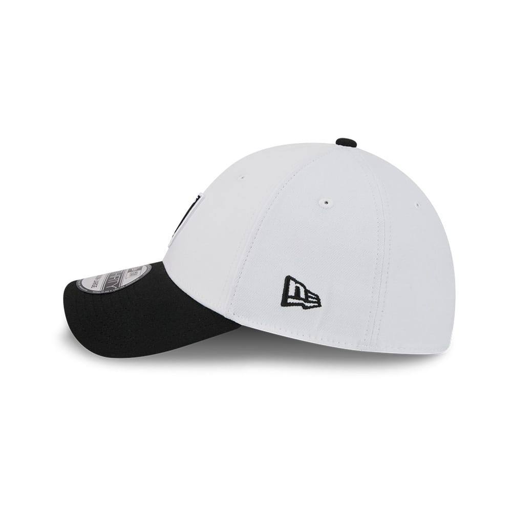 New Era 39THIRTY Modern Essentials Las Vegas Raiders - White - Image 4