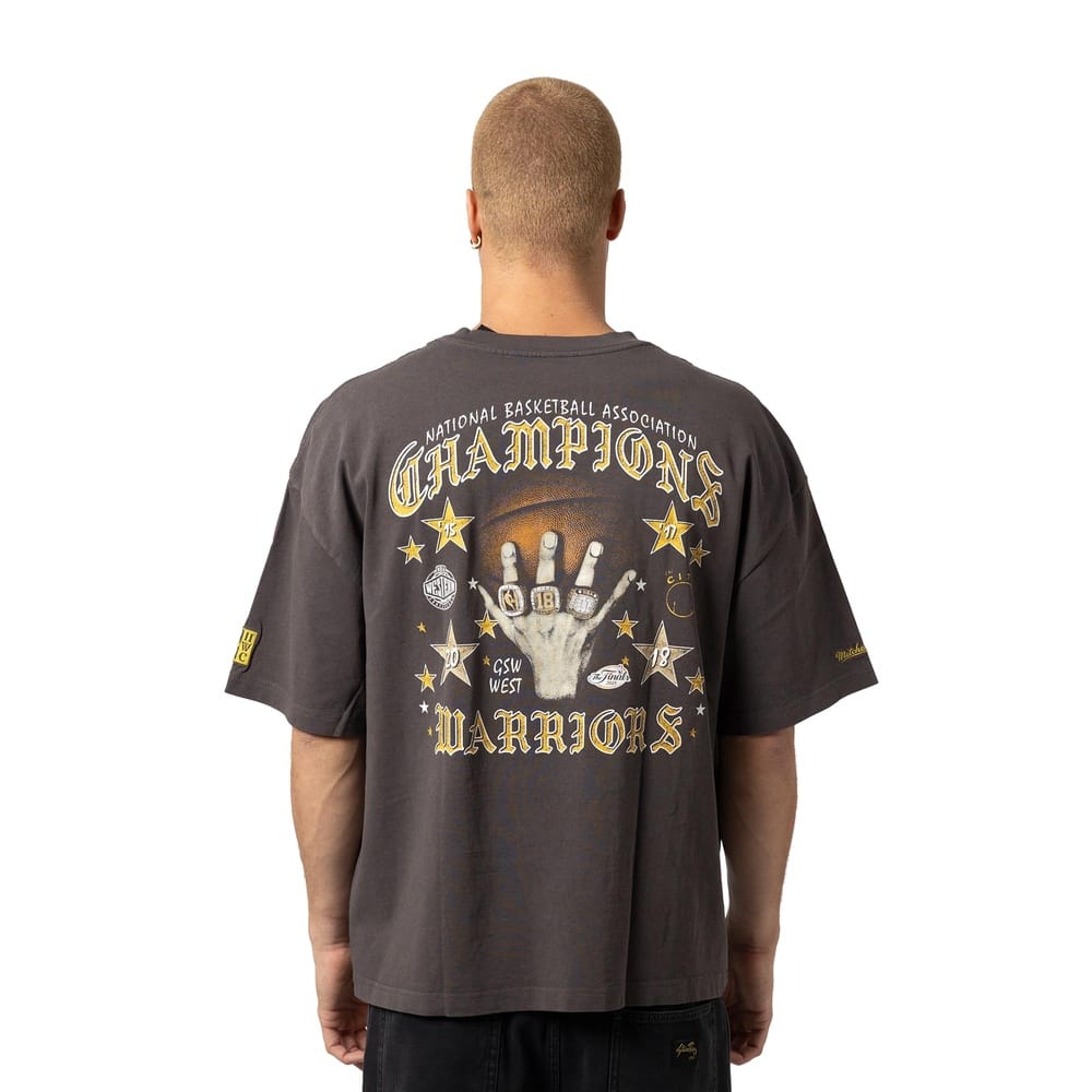 Mitchell & Ness Blackletter Champions Tee Golden State Wariors - Faded Slate