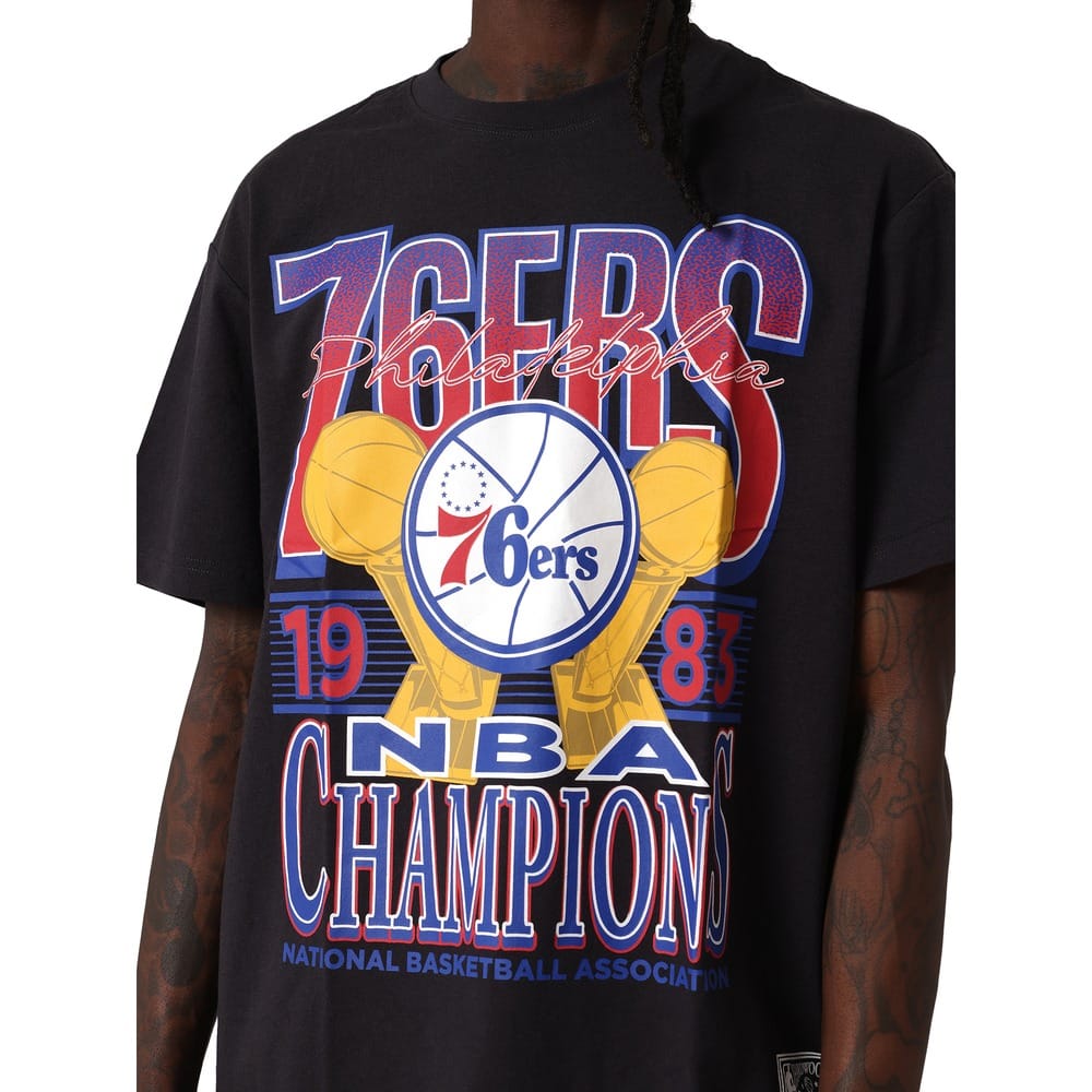 Mitchell & Ness Chasing Dreams Philadelphia 76ers Tee - Washed Black