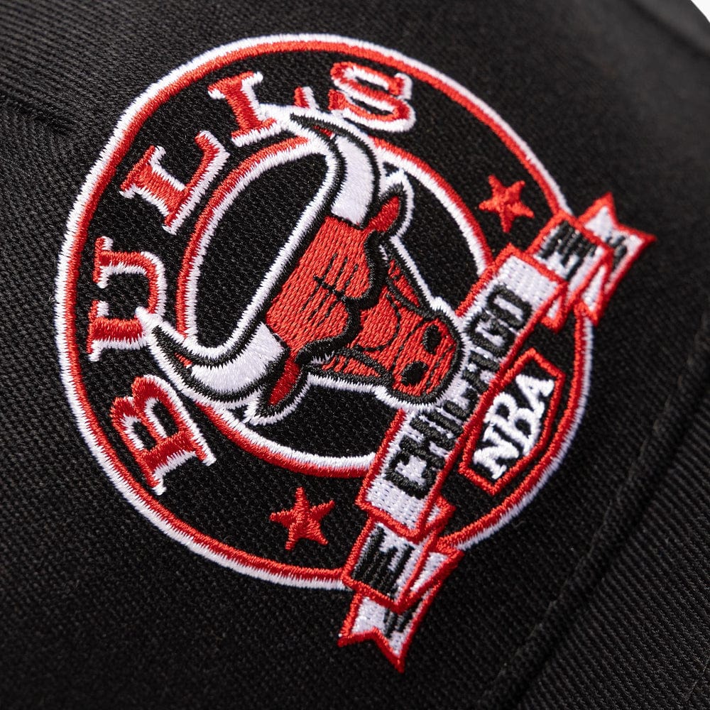 Mitchell & Ness Emblem MVP Snapback Chicago Bulls - Black / Red