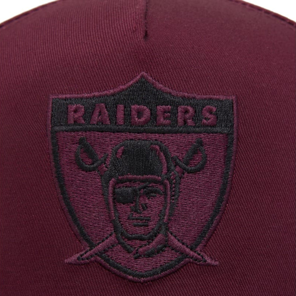 Mitchell & Ness Lacquer Pro Pinch Snapback Oakland Raiders - Fig