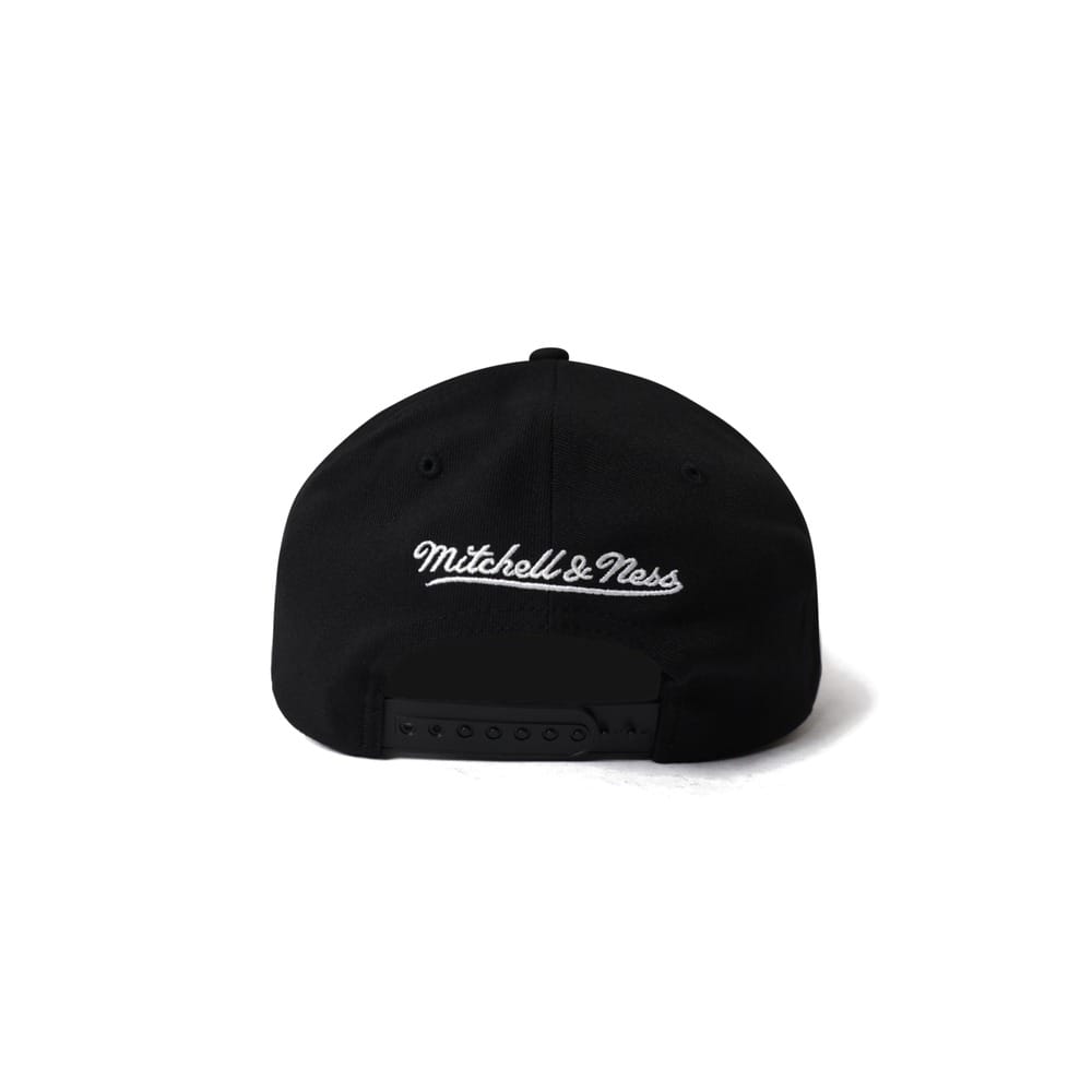 Mitchell & Ness X Flexfit 110 Double Up Snapback New York Knicks - Black