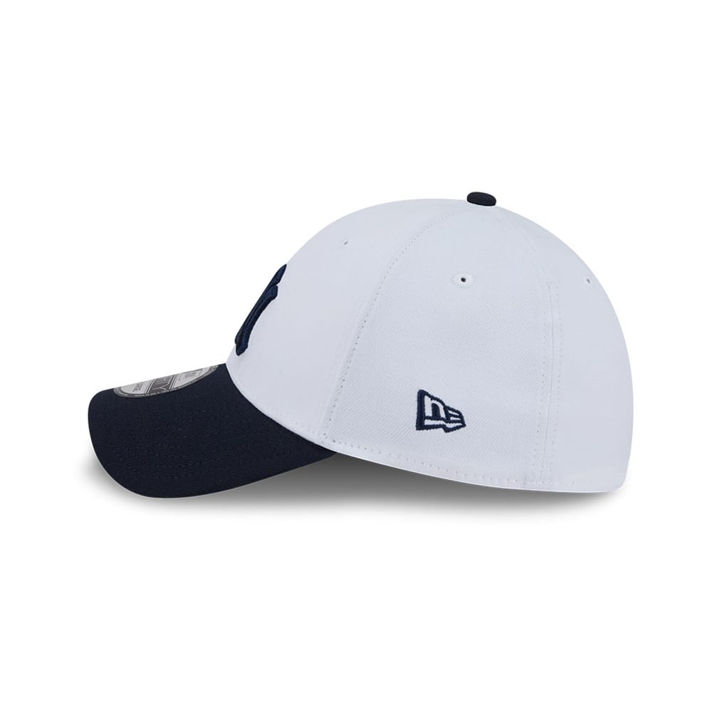 New Era 39THIRTY Modern Essentials New York Yankees - White