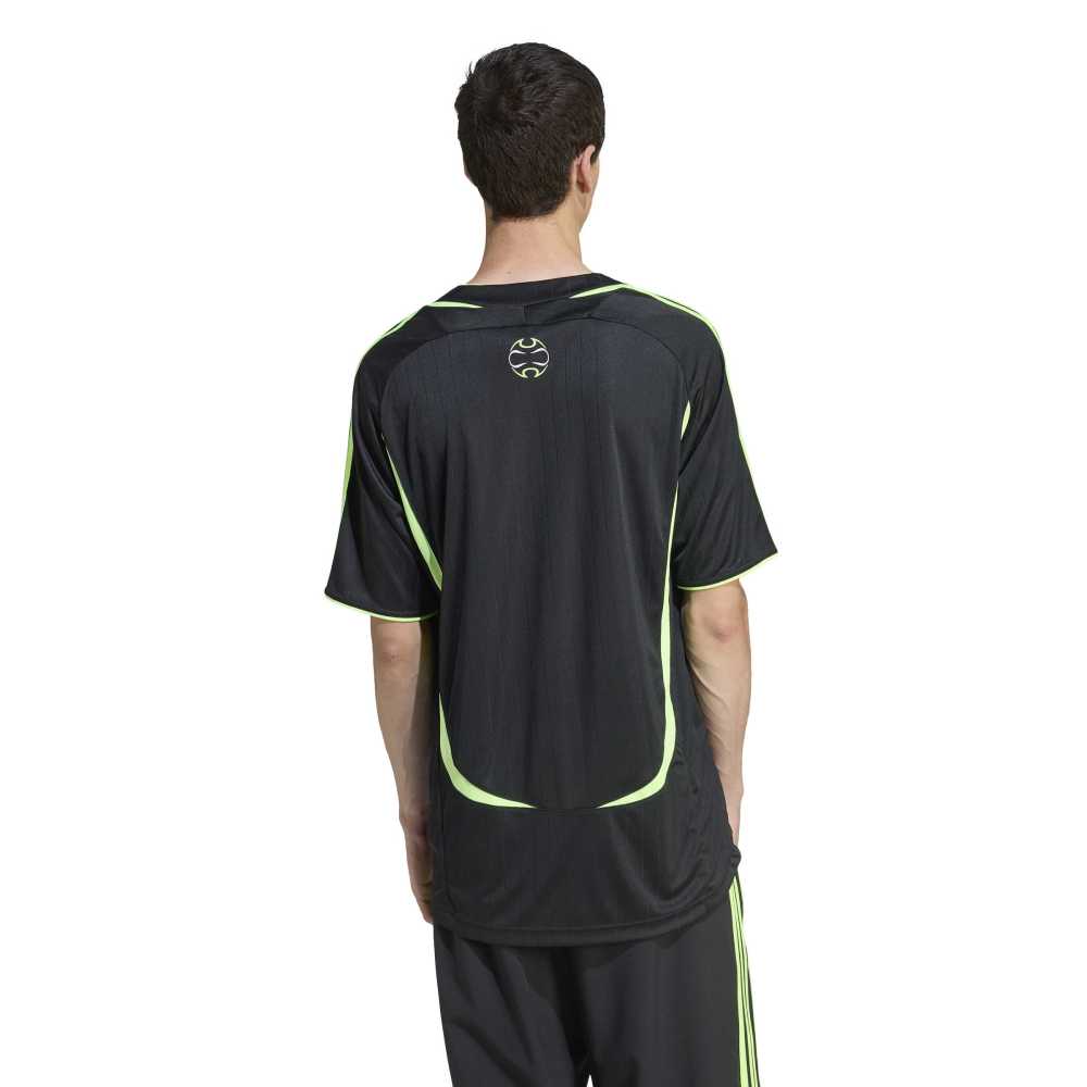 adidas Adicolor Teamgeist Tee - Black / Signal Green