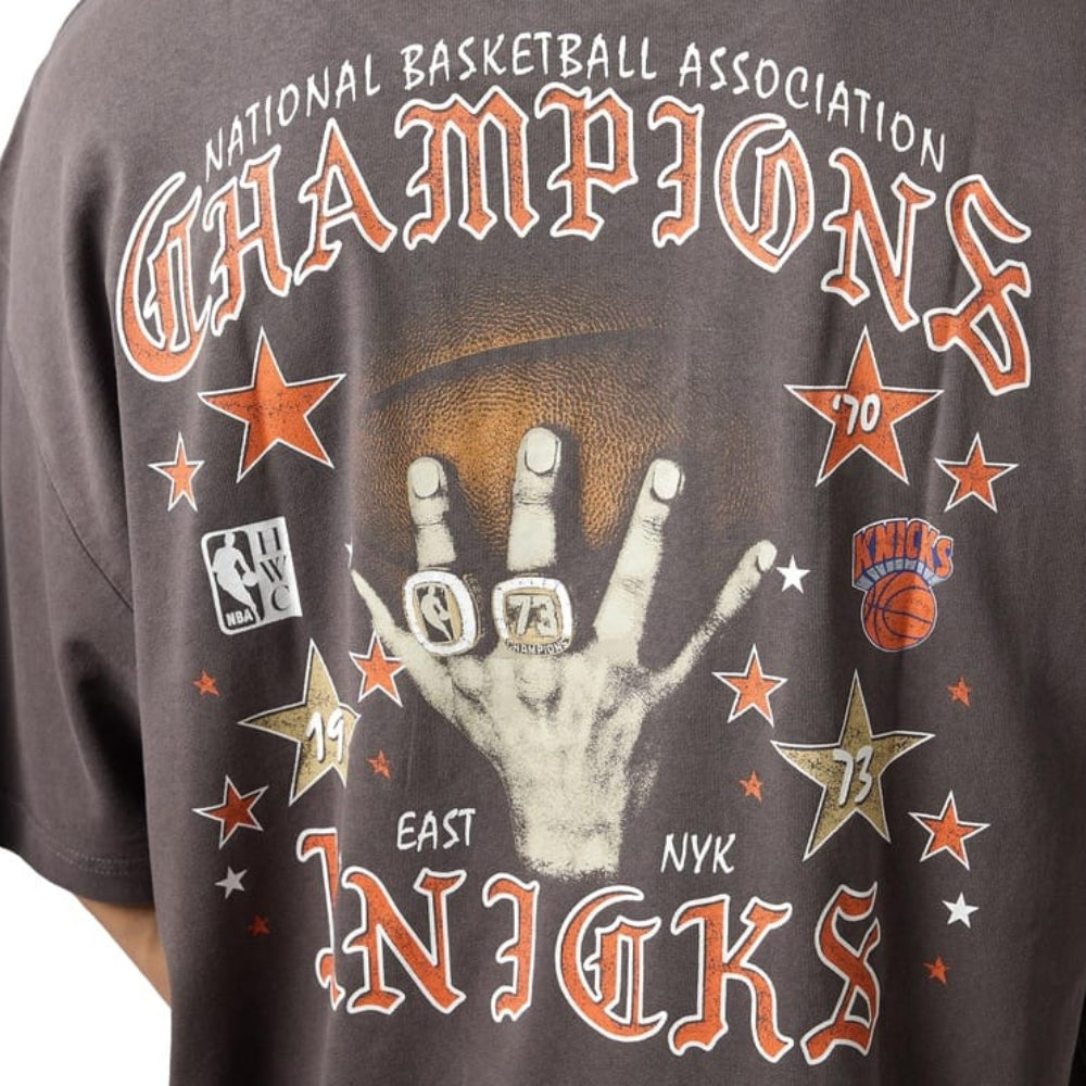 Mitchell & Ness Blackletter Champions Tee New York Knicks - Faded Slate