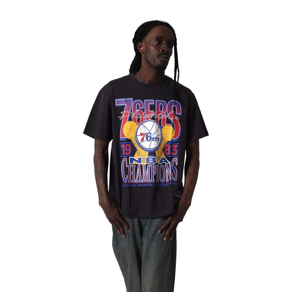 Mitchell & Ness Chasing Dreams Philadelphia 76ers Tee - Washed Black