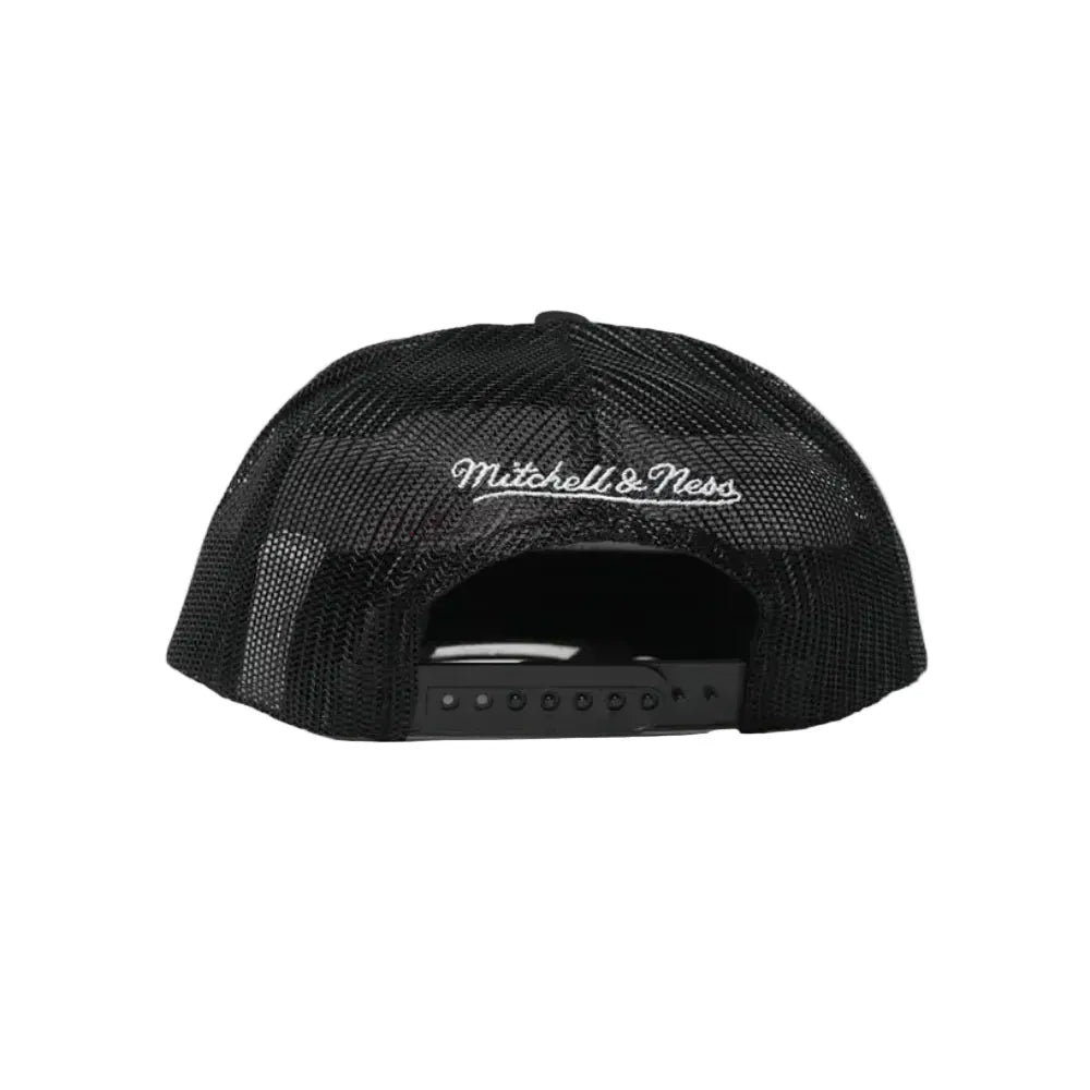 Mitchell & Ness Classic Script Trucker Snapback Chicago Bulls - Black