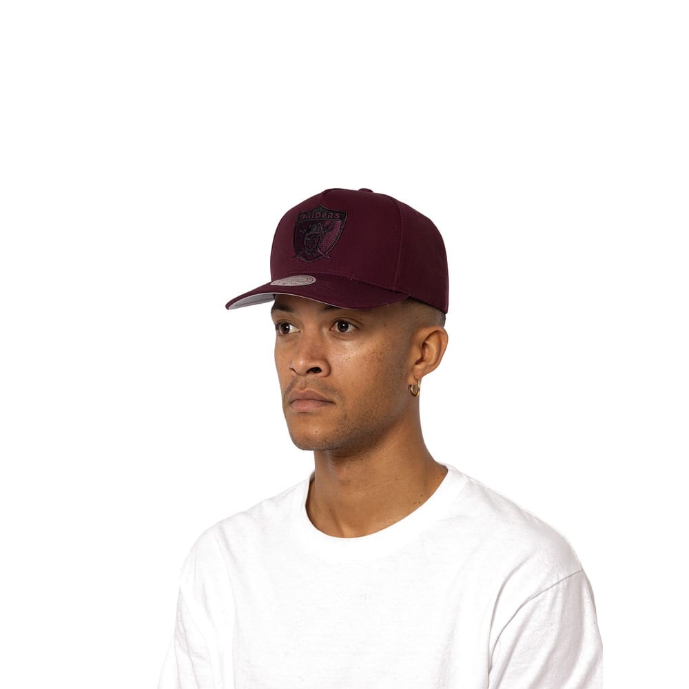 Mitchell & Ness Lacquer Pro Pinch Snapback  Oakland Raiders - Fig