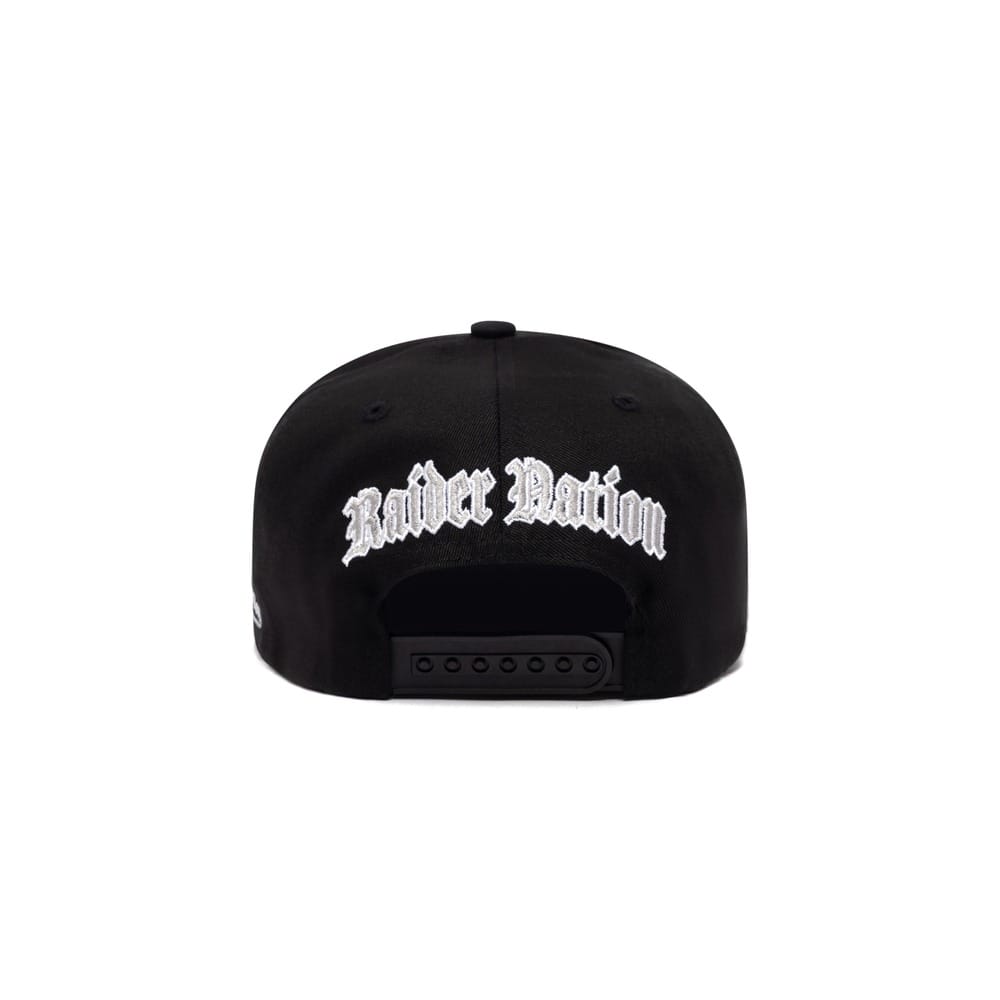 Mitchell & Ness Old English Pro Pinch Snapback Los Vegas Raiders - Black